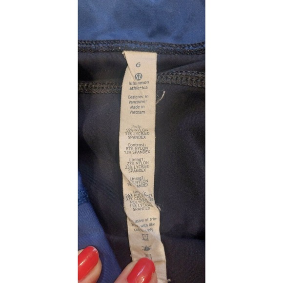 Lululemon Crop Women's Leggings Size 6‎ Navy Mid Rise Pocket Logo - Picture 3 of 12